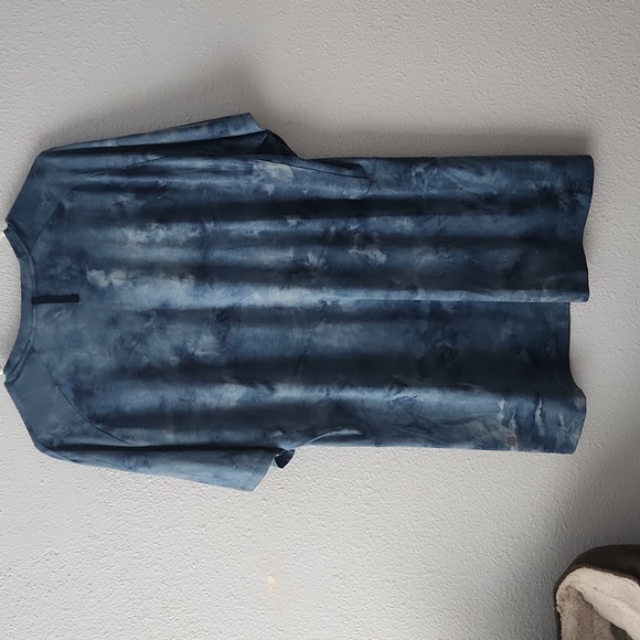 Lululemon mens Active shirt - Picture 2 of 5